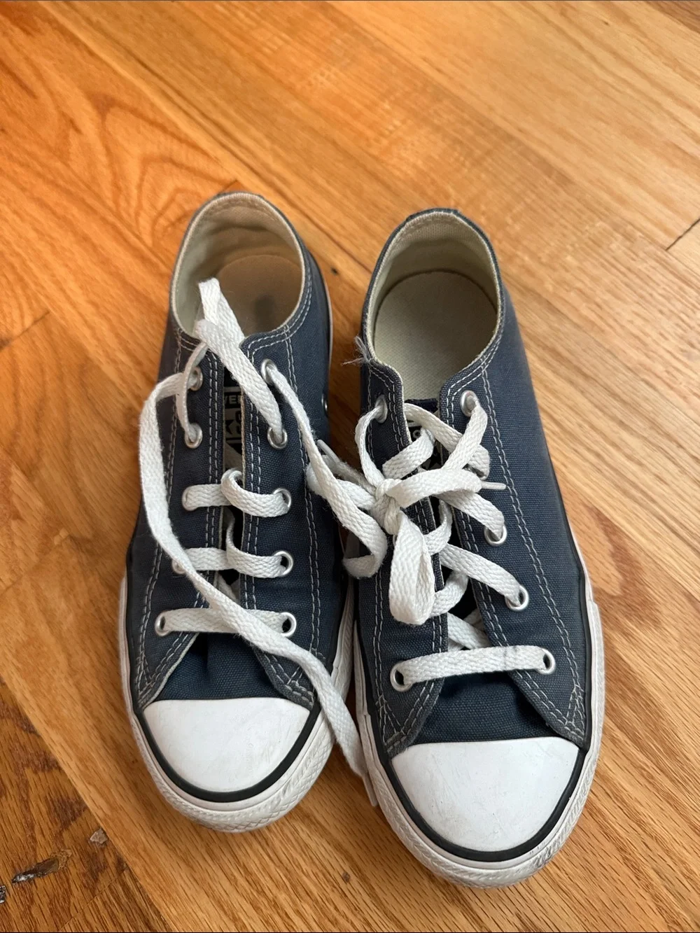 Converse Kids Low-Top Sneakers in Navy and White